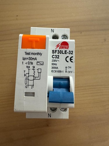 Interruttore magnetotermico